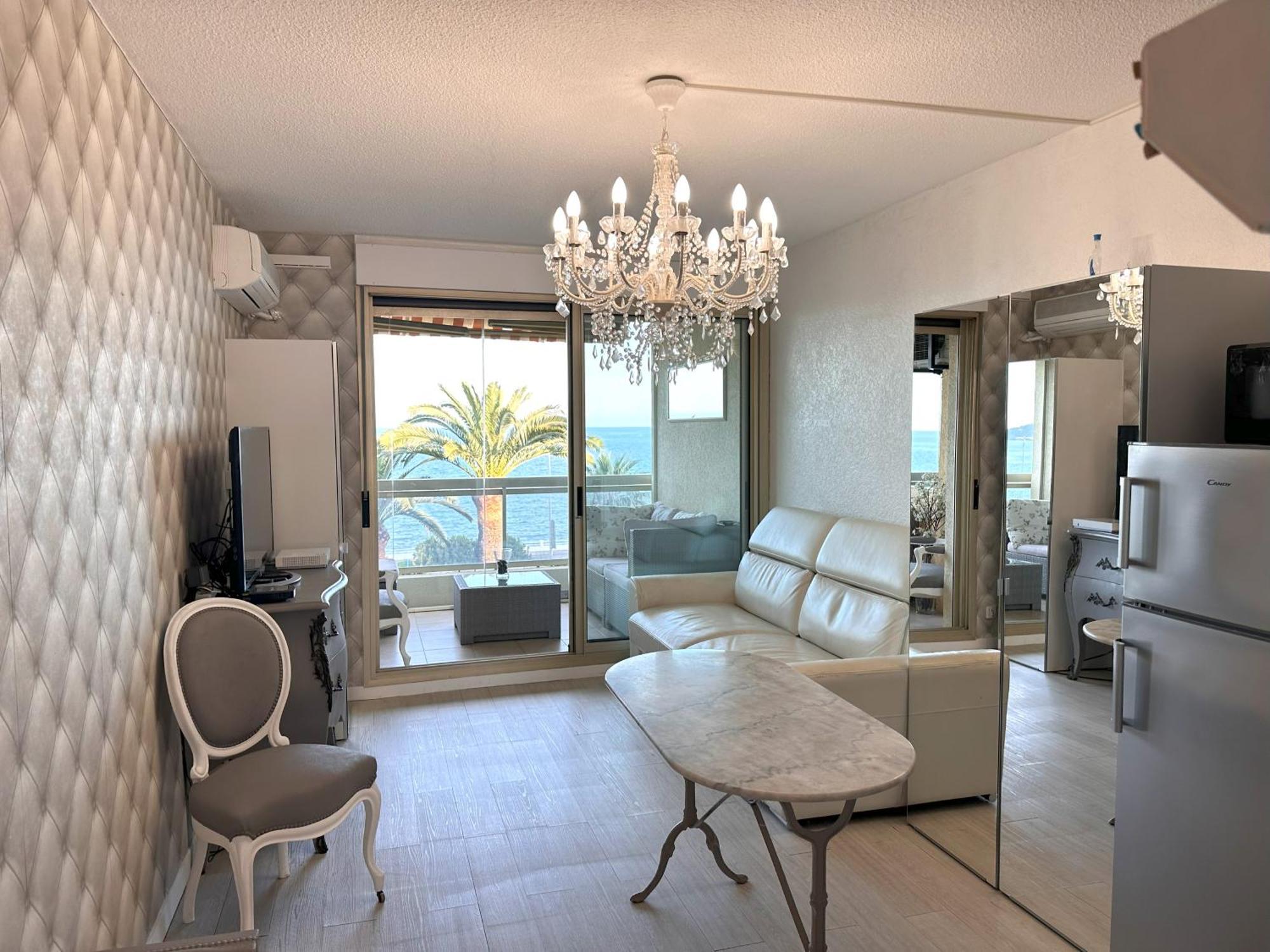 Dionysos Vue Mer Cannes Exterior photo